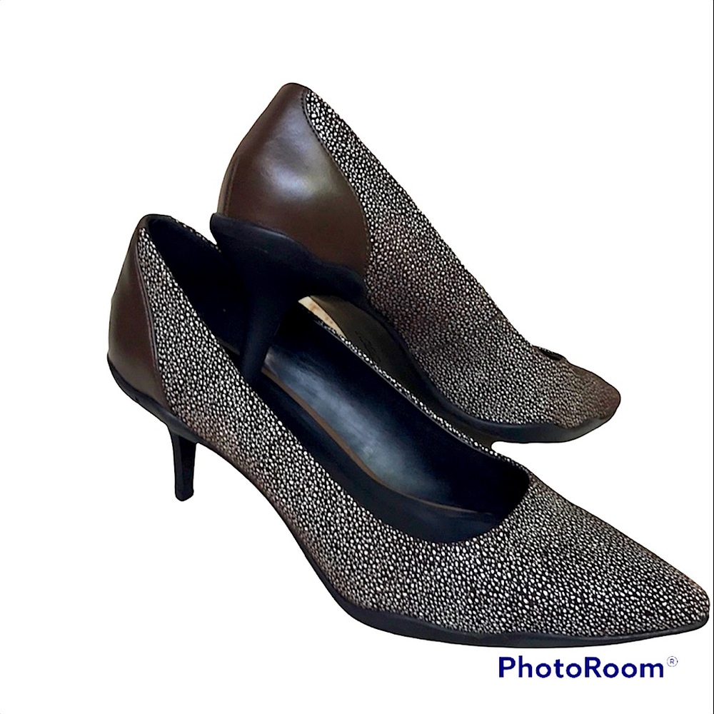Lori Goldstein LOGO “Blair” Brown Leather Heels